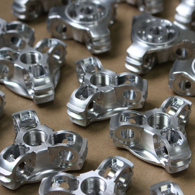 यांत्रिक एल्यूमीनियम सीएनसी मशीन भागों Anodizing चित्रकारी सतह खत्म OEM